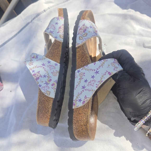 Birkenstock Floral Sandals - White and Pink - Picture 3 of 7